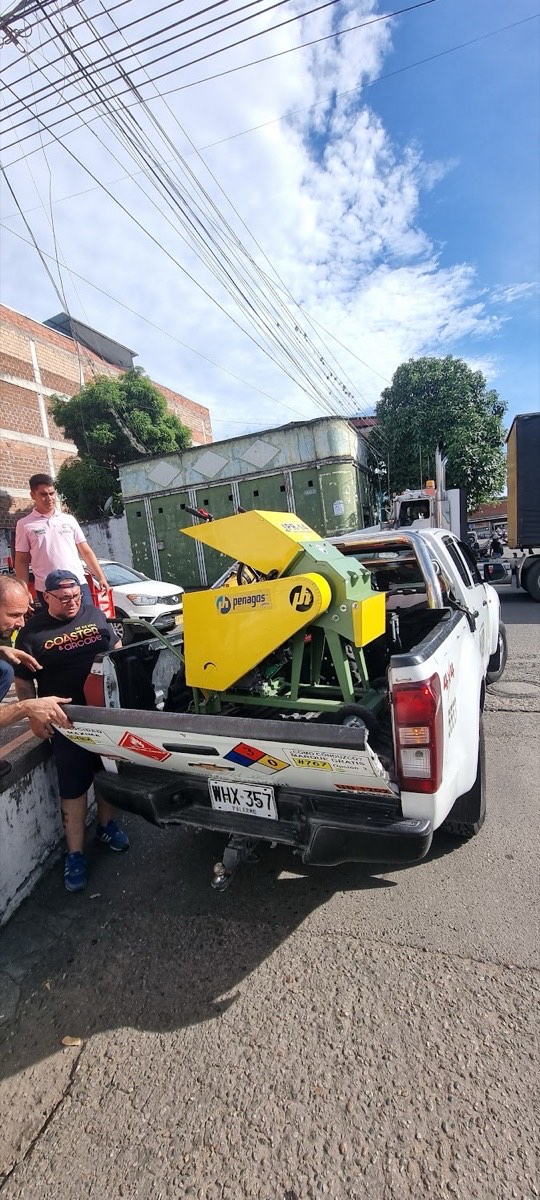 Tubería y material de obra despachado por CASEGA a un cliente empresarial